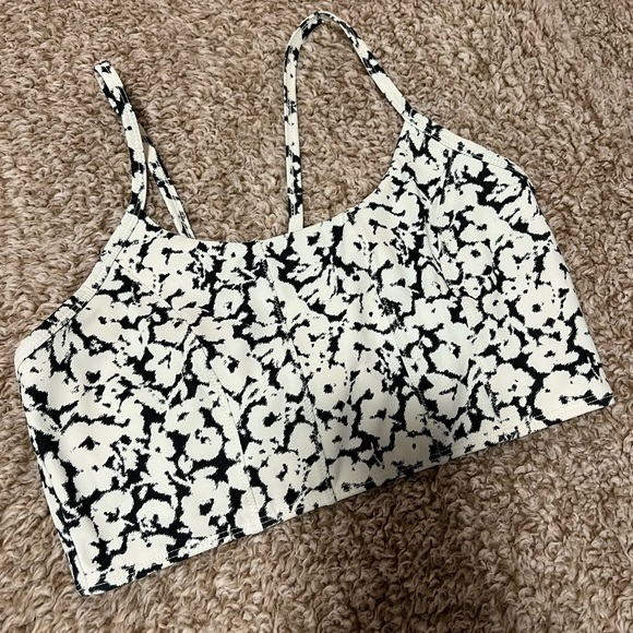 Forever, 21 black and white floral print, sports bra, size large - Picture 1 of 2